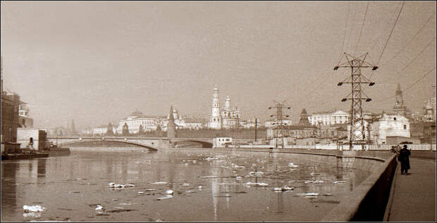 16. 1959. Кремлевская набережная