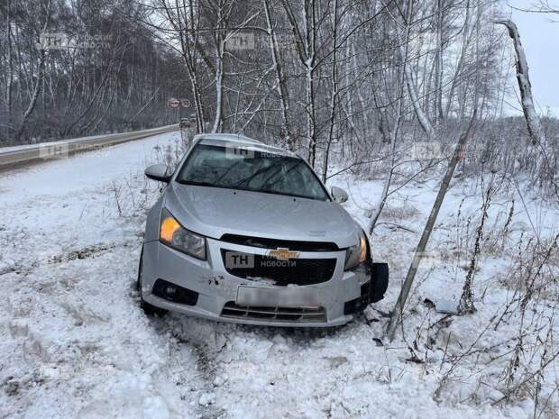 В Тульской области автомобиль «Шевроле» улетел в кювет