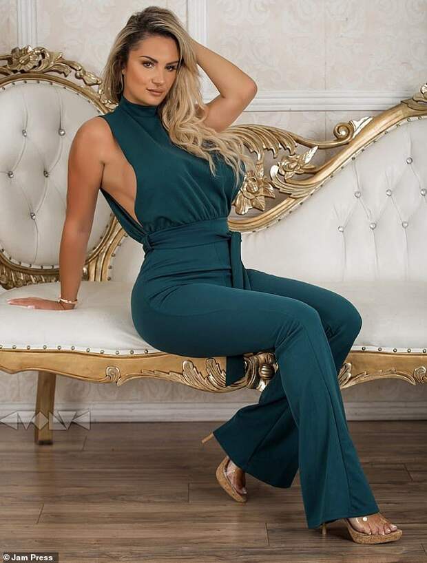 Бывшая учительница, ставшая звездой OnlyFans