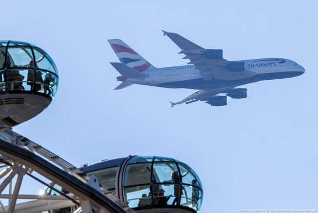 A380 BRITISH AIRWAYS над «Лондонским Глазом»