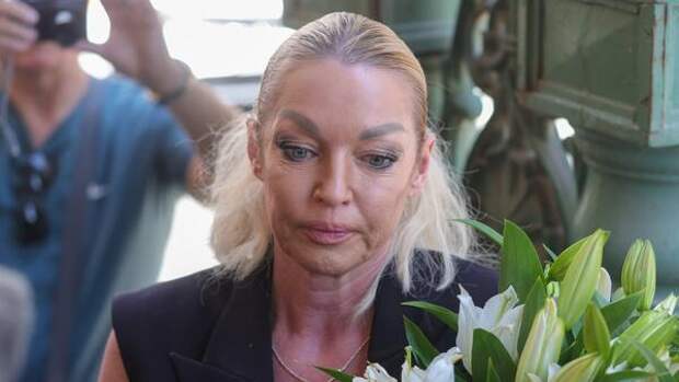 Пугачева поддержала Волочкову после операции: что сказала и почему это важно