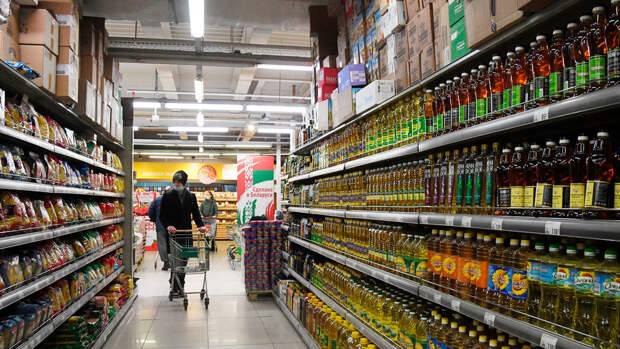 Число продуктовых магазинов в России за 2021 год уменьшилось почти на 20%