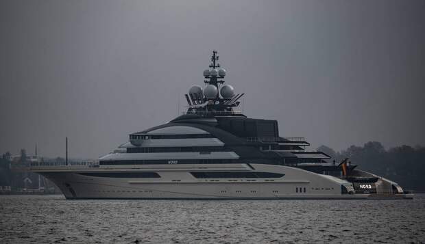 Яхта российского миллиардера прошла через заблокированный Ормузский пролив