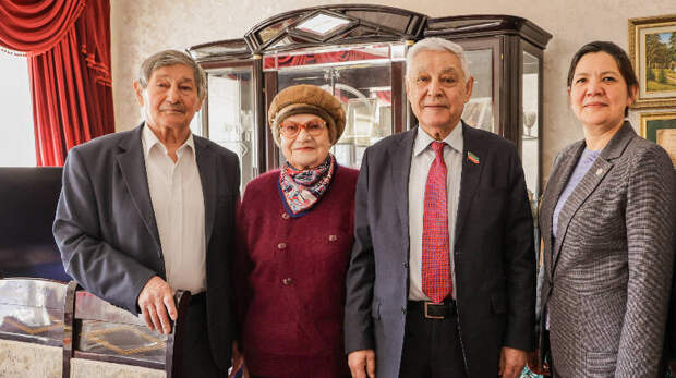 Фарид Мухаметшин поздравил Аняса Гиматдинова с 90-летием