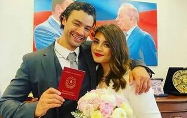 Кристофер женился на пианистке из Азербайджана Суаде Гаджизаде. / Фото:peopletalk.ru