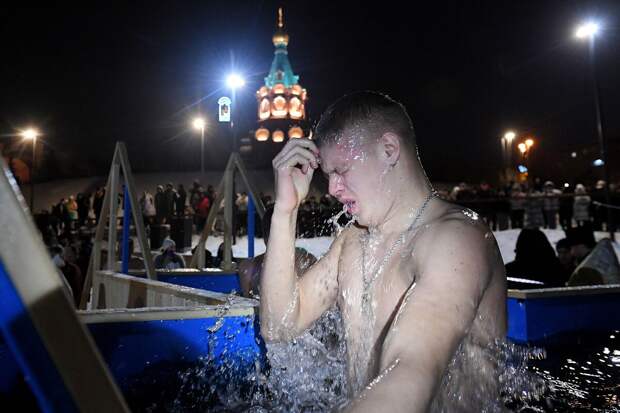 Врач Уланкина: перед крещенскими купаниями важно плотно пообедать