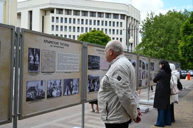 В Симферополе открылась фотовыставка, посвящённая памяти жертв депортации - фоторепортаж