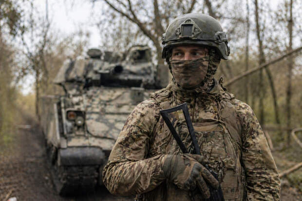 Хитрый манёвр удался — ВС РФ взяли Гришино на трофейной бронетехнике