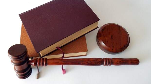 Читинский суд назначил обязательные работы подростку, прикурившему в храме