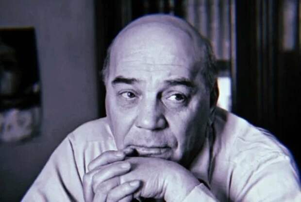 «Хотите, я посвящу вам трезвость?»: как юная ассистентка вырвала 60-летнего Алексея Грибова из лап алкоголя и двух бывших жён