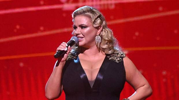 «Оделась бы, но…»: Анна Семенович отказалась от 12 миллионов за роль «сексуальной Снегурочки»