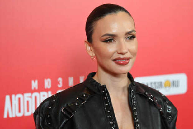 Певица Серябкина предложила спросить Фадеева об участии в юбилейном концерте Serebro