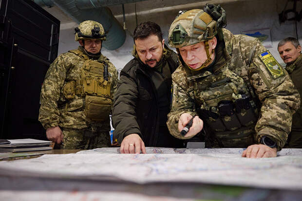 Напряженная обстановка: Зеленский и Сырский неожиданно прибыли на передовую