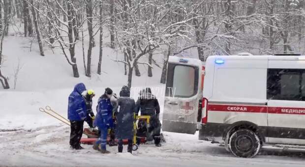 На Ангарском перевале женщина повредила позвоночник когда каталась на ватрушке. ВИДЕО