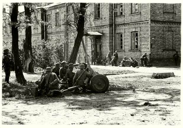 Бои немецких ударных частей в районе города Бреста. Июнь 1941 года