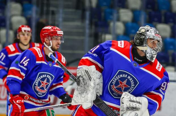 Первый период у АКМ и «Ростова» остался без шайб в воротах