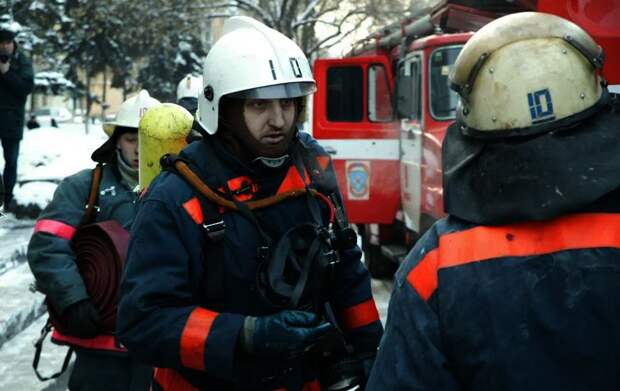 В Челябинске 8 автоцистерн выехали на пожар в школу-интернат