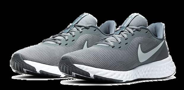 Nike Revolution 5