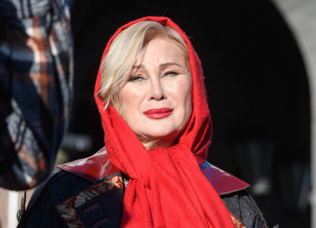 «Россия как кормушка»: Цыганова осудила Долину за отдых в Эмиратах