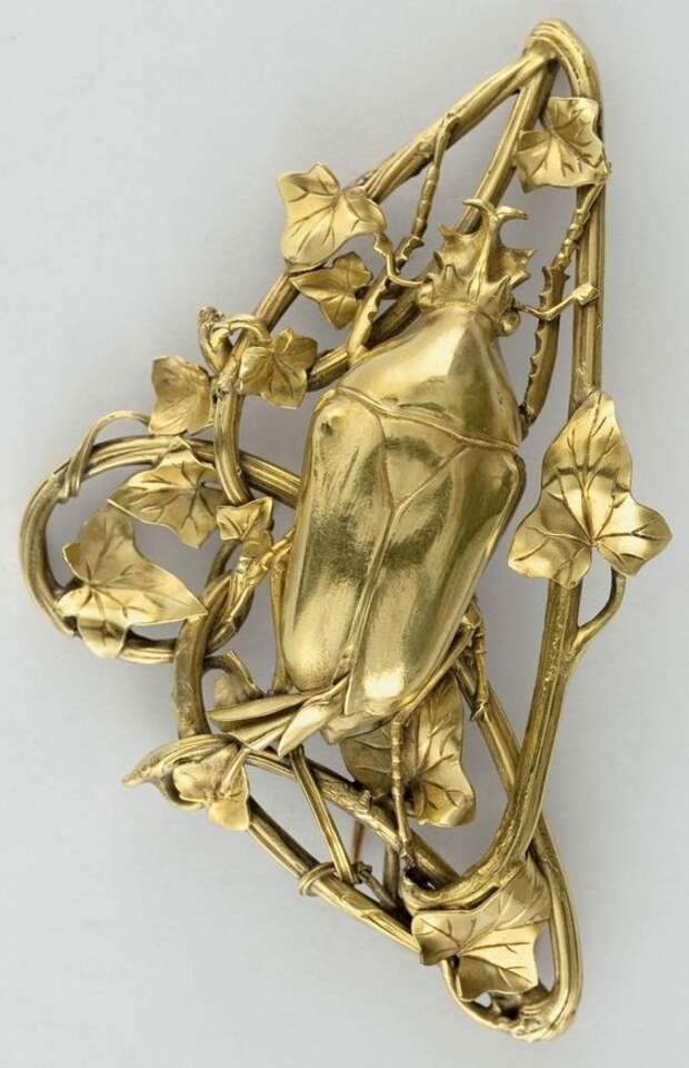 Art Nouveau gold Ivy and Beetle brooch, by Henri Husson, circa 1909