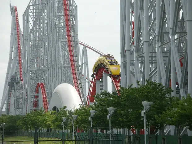 5 самых безумных аттракционов в мире