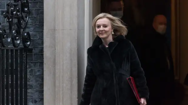 Посол России Келин заявил, что визит главы МИД Британии Трасс в Москву прорабатывается