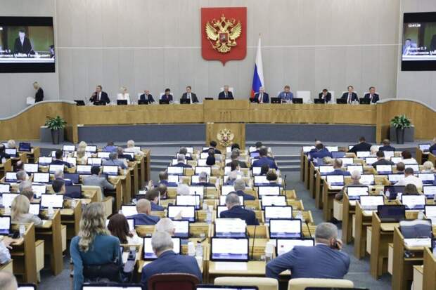 В Госдуме призвали проанализировать отток студентов за рубеж