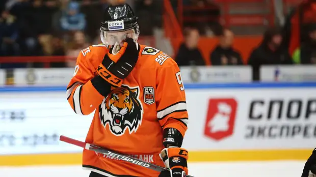 «Амур» проиграл шестой матч КХЛ подряд, уступив по буллитам «Ак Барсу»