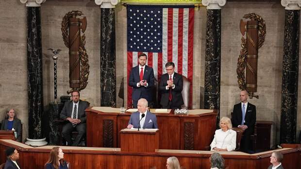 Перед конгрессом США король Великобритании вписался за НАТО и Украину