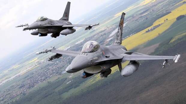 Американские F-16 оказались совершенно бесполезными в противостоянии с Россией.-3