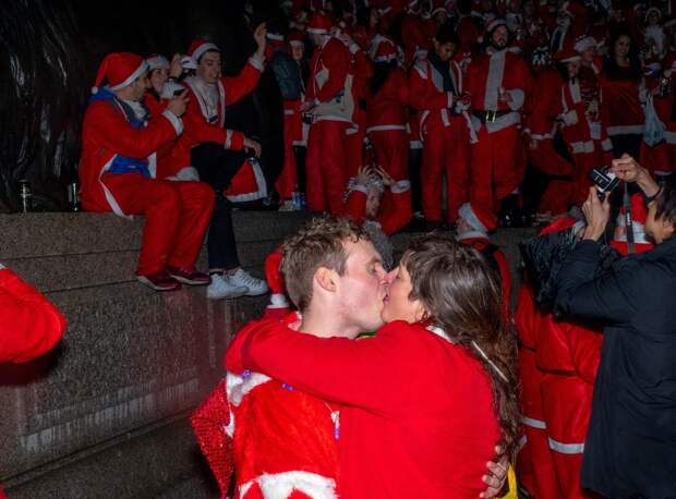 SantaCon 2018 в Лондоне, Париже, Сеуле, Нью-Йорке и других городах