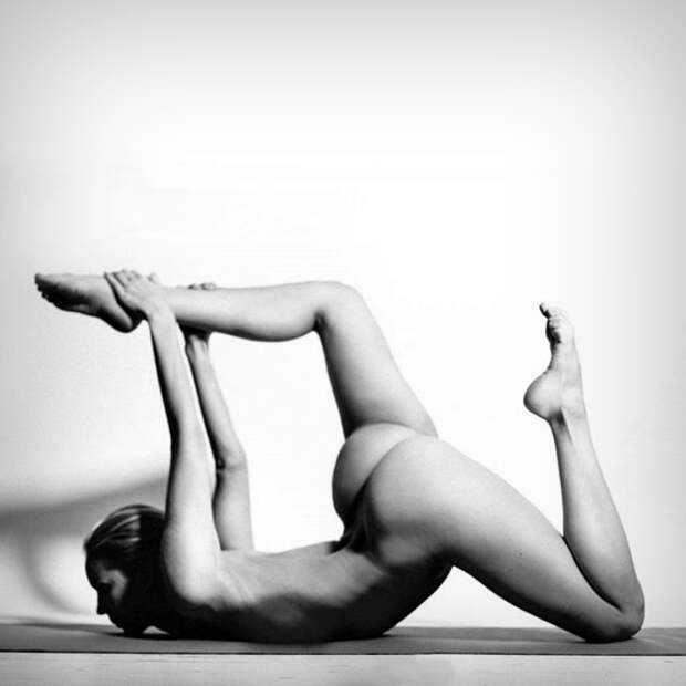 Обнаженная йога