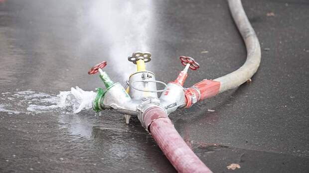 Лесопильный цех загорелся на территории колонии в Соликамске