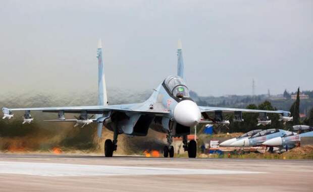 Группа самолетов ВКС вылетающих с авиабазы Хмеймим на территорию России