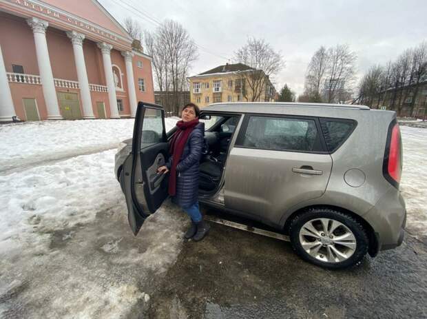 Выбор автомобиля - очень сложное занятие, особенно для дам.