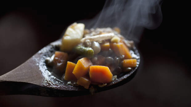 Диетолог Павлюк рассказала о вреде слишком горячей пищи