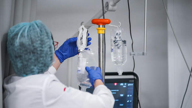 В Госдуме предложили повысить трудовой стаж медработников за работу в зонах КТО