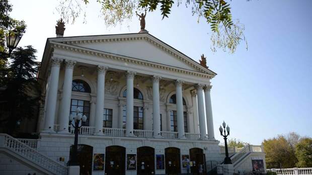 Кто и как за 10 лет восстановил из руин Севастополь