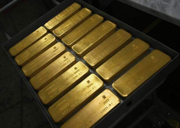 ЦБ: золотые резервы России впервые превысили $400 млрд