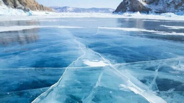 Байкал / Изображение сгенерировано GigaChat от Сбера / amic.ru