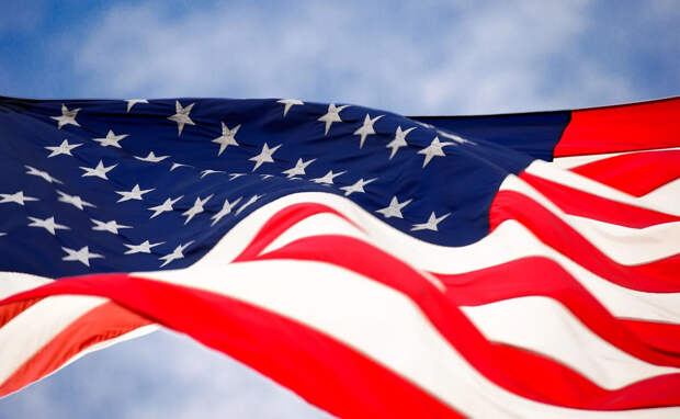 Economist: США рассматривают отправку гуманитарного топлива на Кубу