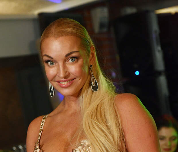 Балерина Волочкова призналась, что стала известной благодаря помощи незнакомца