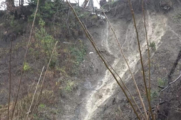 Десяток СНТ оказались под угрозой изоляции из-за оползня