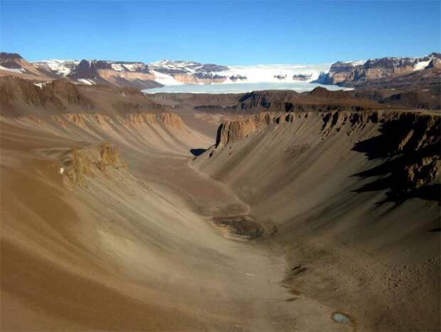 Самый загадочный континент планеты: 10 интересных фактов об Антарктиде
