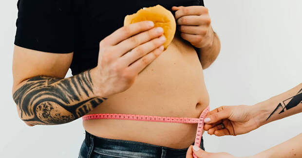Ученые определили самый опасный период в жизни для набора веса