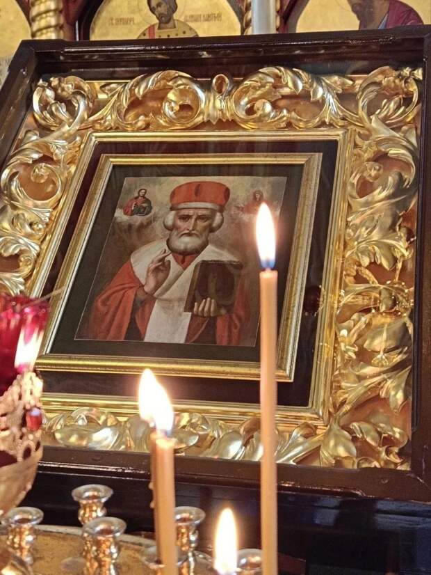 Грустные истории. Война, любовь и Чудотворец. В морг при одной московской больнице...