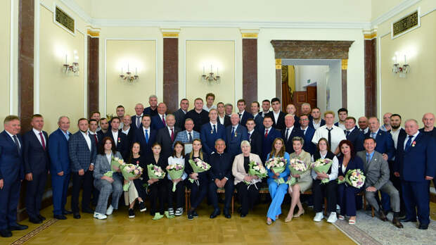 Рустам Минниханов на церемонии награждения спортсменов в Казанском Кремле: Вы показали, что можно достойно конкурировать со спортсменами мирового уровня