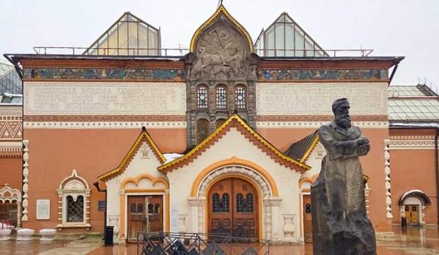 Резные двери главного здания Третьяковской галереи восстановят
