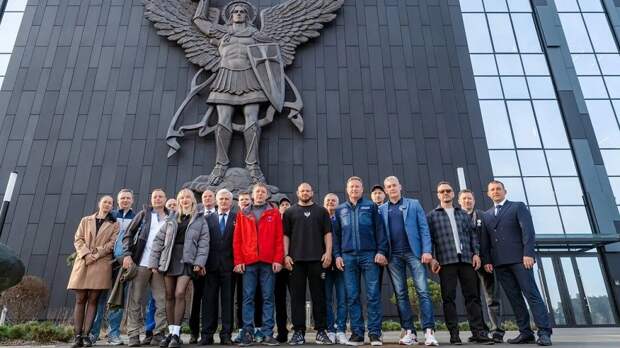 Космонавты приехали в Екатеринбург