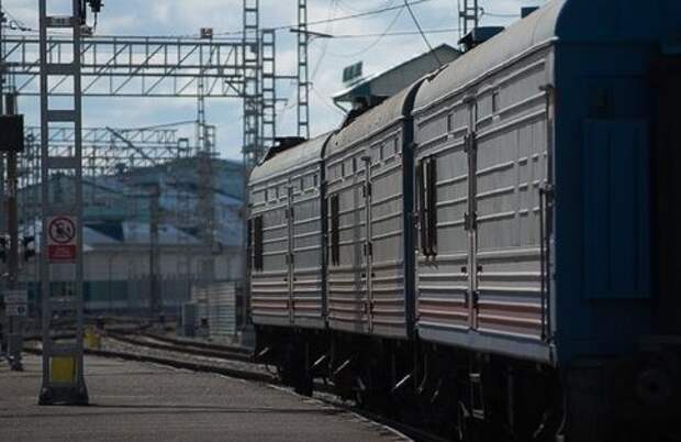 Самара омск поезд. Поезд Омск Владивосток. Поезд 2 Омск Владивосток. Новый поезд Красноярск Новосибирск. Поезд Омск Владивосток фотографии.